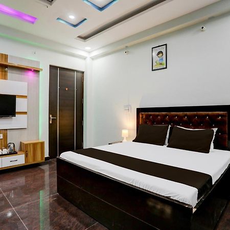 Hotel O Grand Epic Inn Noida Exteriör bild